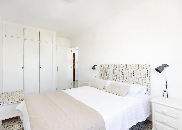 Apartment Home2book Serene Ocean Breeze, *