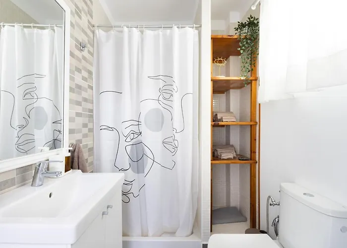 Home2book Serene Ocean Breeze, Apartment