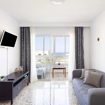 아파트 Home2book Bright Sea Views, 바하마르