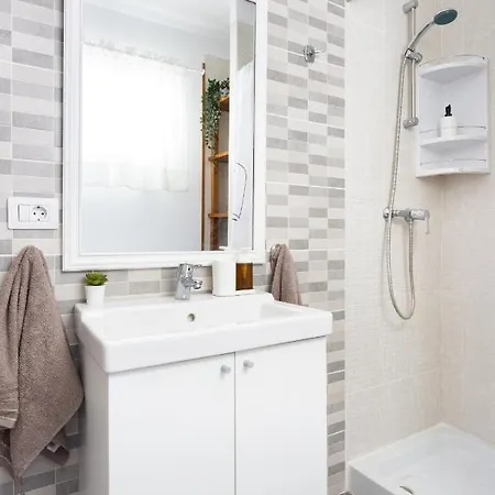 Home2book Serene Ocean Breeze, *